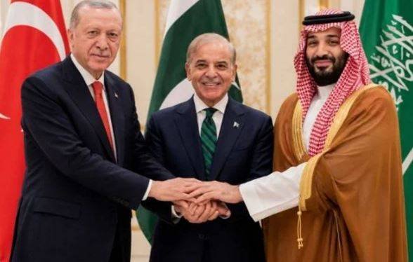 Makkah Joint Defence Agreement to Strengthen Pakistan’s Strategic and Diplomatic Role : Gulf Observer Editor-in-Chief Talked with Azertac News Agency