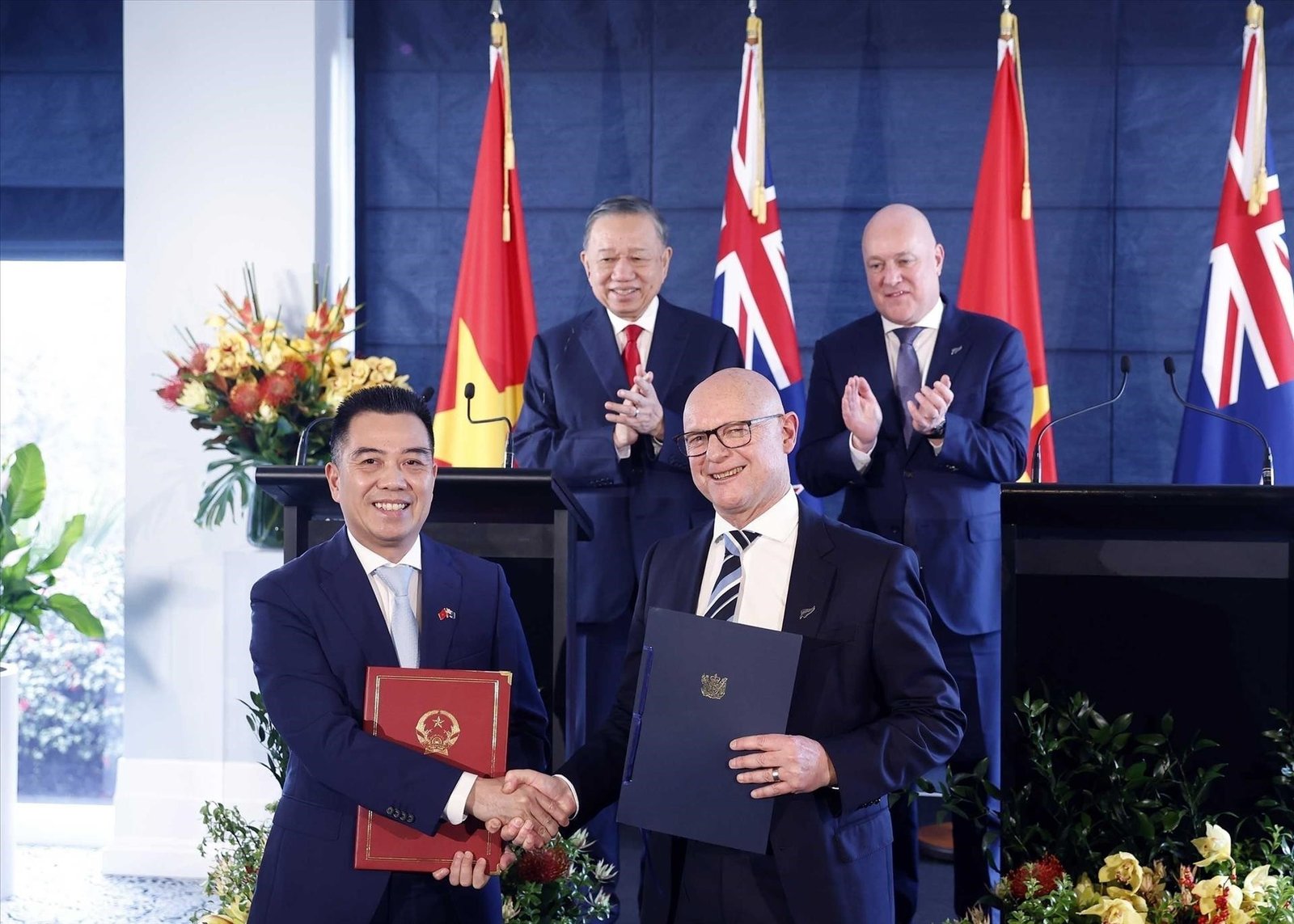 Việtnam, New Zealand Leaders Witness Exchange of Cooperation Documents in Auckland 2 New Zealand