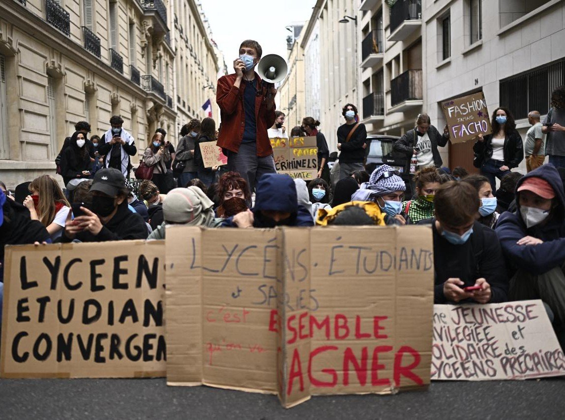 More Than 1,000 Injured as High School Protests Continue Across France 1 France