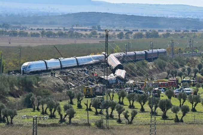 Spain High-Speed Train Collision Kills Dozens, Rail Services Suspended 13 Spain